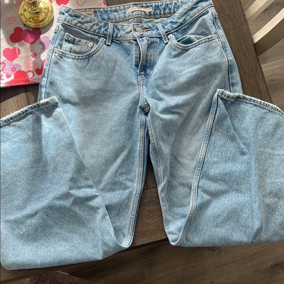 Levi's Women's Sky Blue Low rise loose fit Jeans - Picture 1 of 7